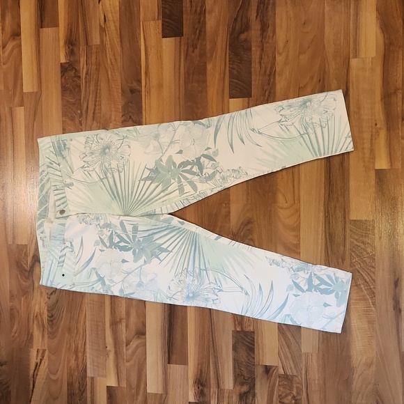 Ladies Gap jeans - Picture 5 of 6